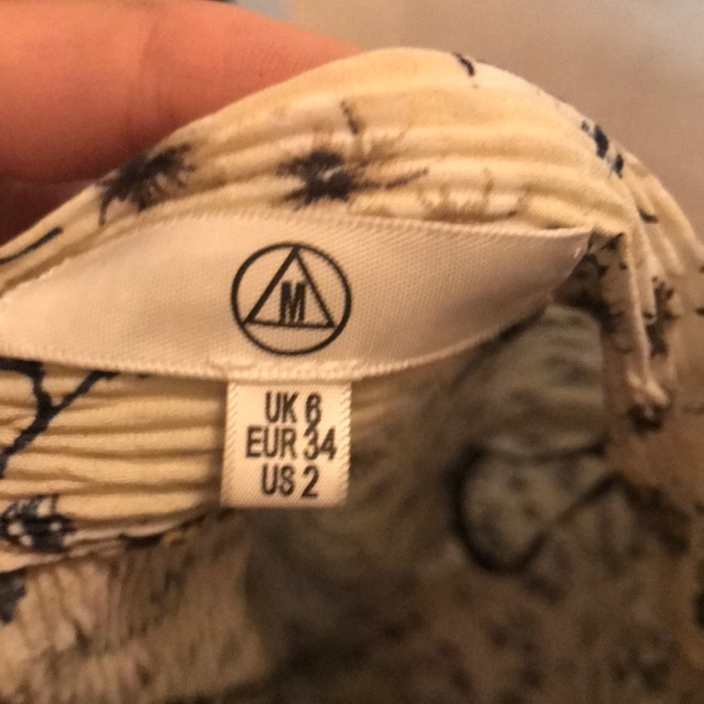 Misguided floral ruched side crinkle midi skirt - Picture 3 of 3